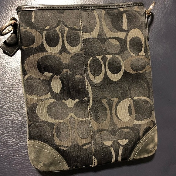 [COACH] Cross Body Black And Gray Bag - Picture 4 of 4